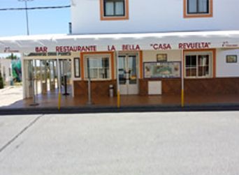 Restaurante La Bella Casa Revuelta fachada del local